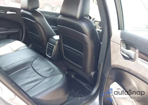 2015 Chrysler 300 Limited z USA, uszkodzony, nr VIN 2C3CCARG2FH781798